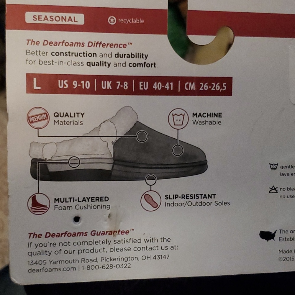 Dearfoams super soft new with tags and cardboard inside sz 9-10 black, perfect c